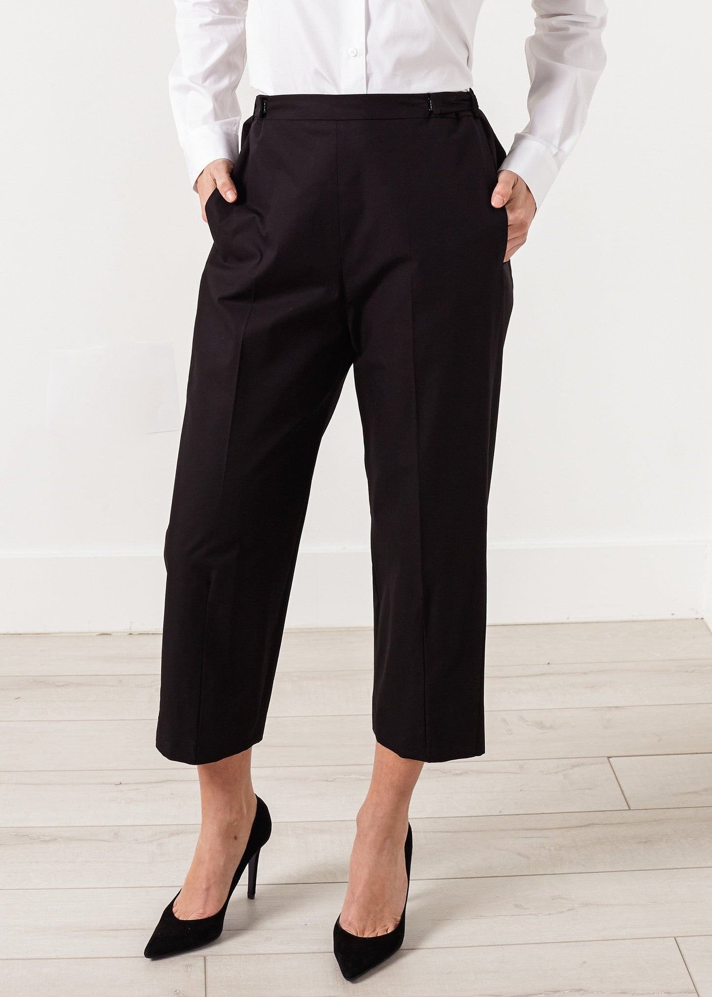 Wide Cropped Trouser in Black
